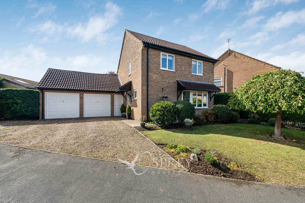 Walnut Close, Stretton, Oakham, LE15 7QQ